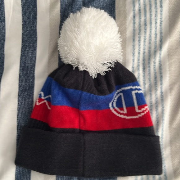 Champion Knitted Hat with Pom - Picture 2 of 3